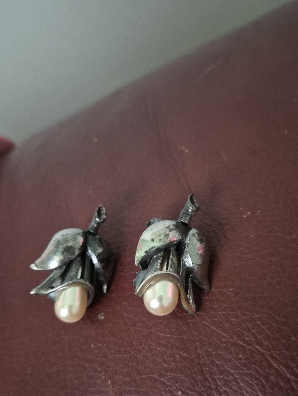 VTG Signed Botticelli Silver Tone Tulip Flower Pearl Clip On Earrings Pat Pend